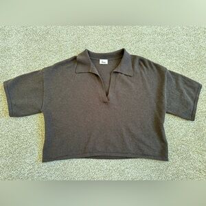 Women’s Brown V-Neck Short-Sleeve Sweater